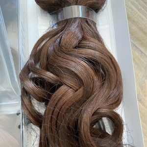 2 packs!! Ezee-on 18” F6.30 wavy clip in extensions